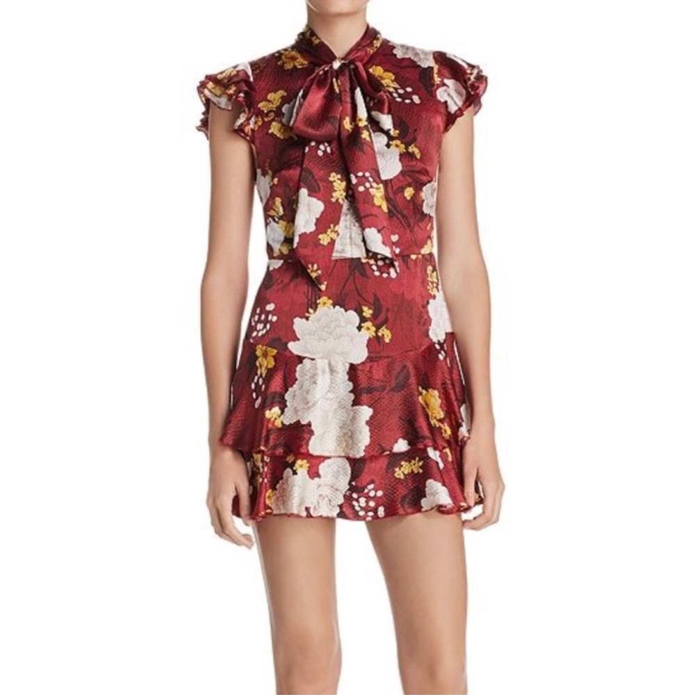 Alice+ Olivia